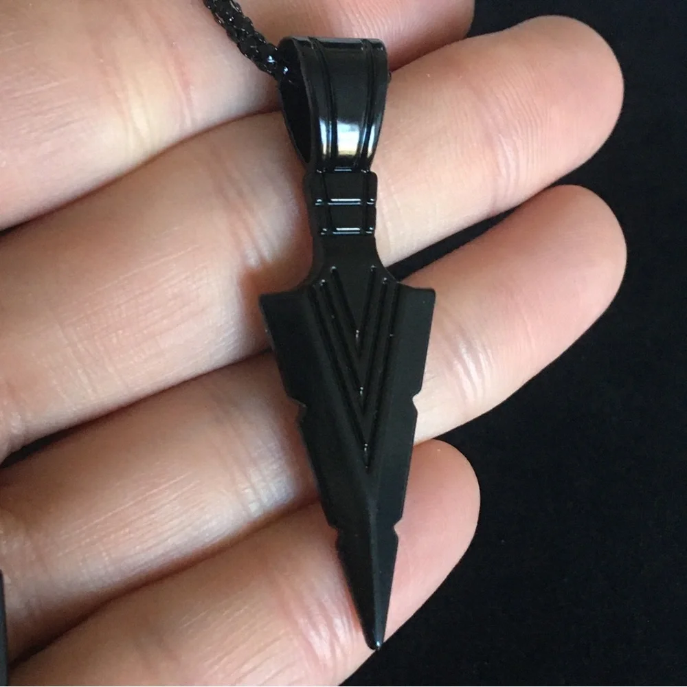 Black Arrow Point Pendant Chain Necklace